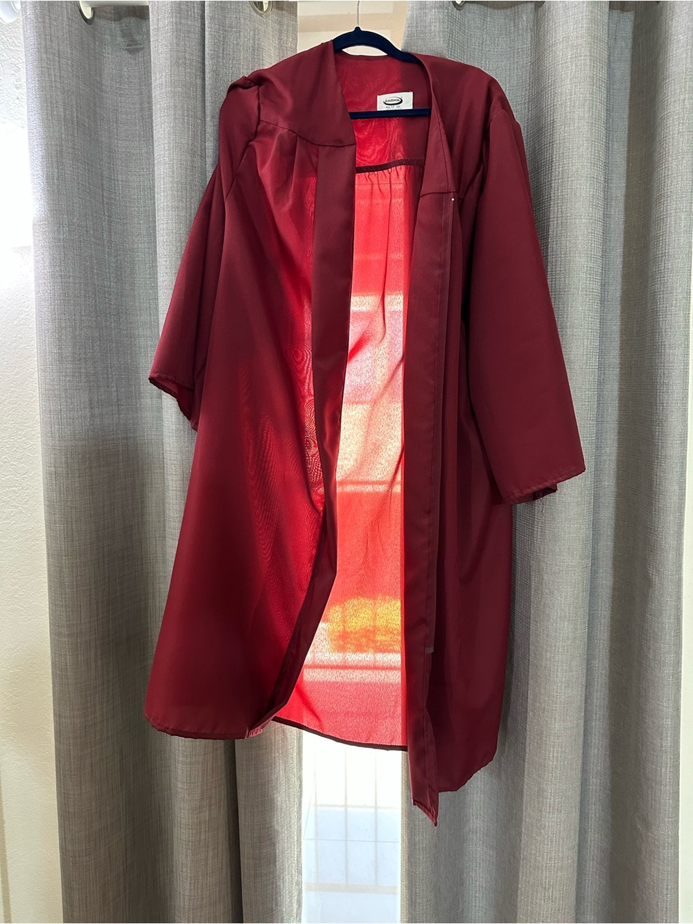 Jostens Maroon Graduation Gown 5’4-5’6 size